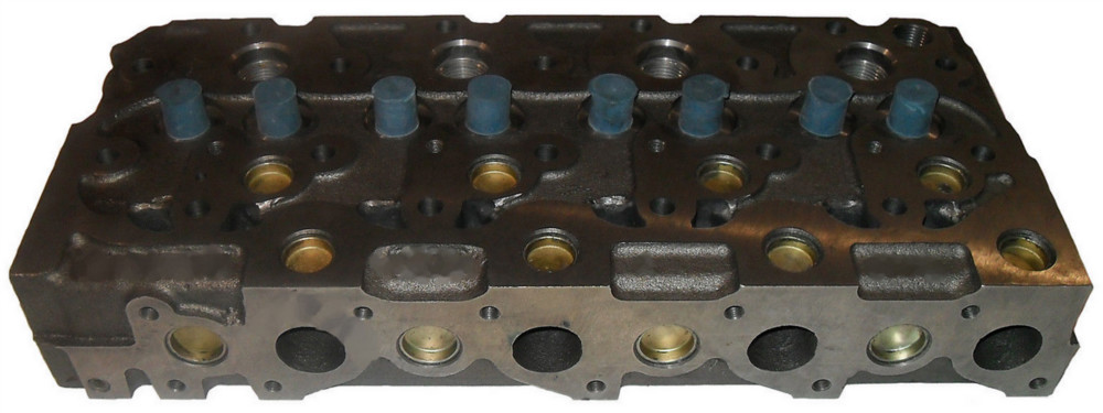 Cast Iron / Aluminum Cylinder Head Used For Kubota 1702 One Year Warranty