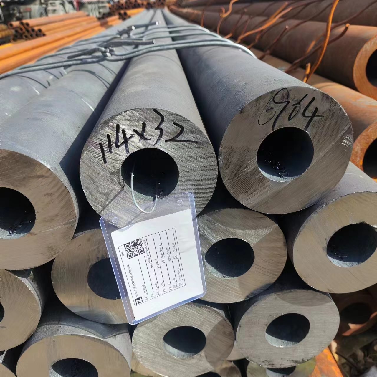 SAE 4140 Alloy Seamless Steel Pipe Custom 6m 8m 10m Length 42CrMo4 Alloy Steel