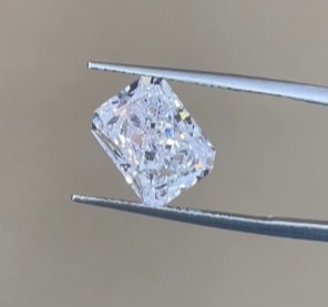 Lab Grown Diamond CVD DEF VS 1-15ct Radiant Brilliant Cut IGI Certificated