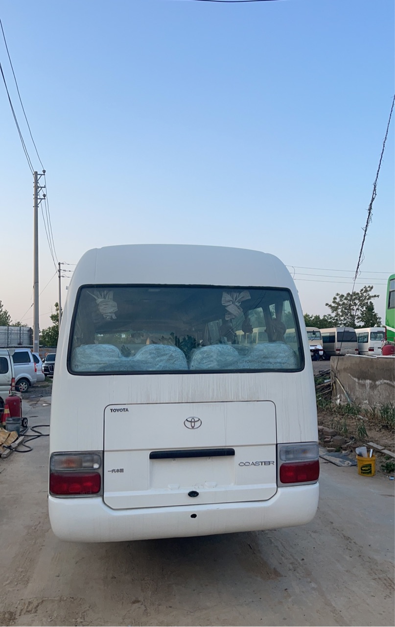 Left Hand Drive Coaster Bus Luxury Tourist Bus with EURO 3 Emission in Good Condition