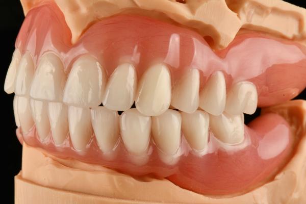 Invisible Partial / Full Dentures Odorless Hypoallergenic Acrylic Removable