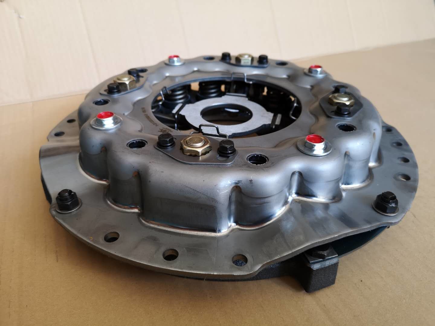 1312203822 Clutch Cover 380mm Small Push Plate In Middle Screwed On Lever Arm