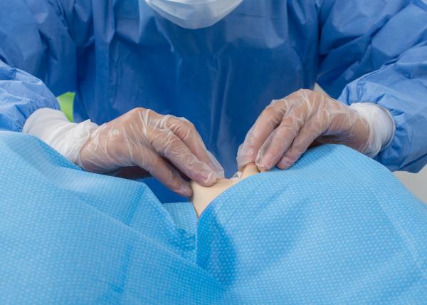 Colored Disposable Surgical Drapes Class I Sterile Waterproof Reliable