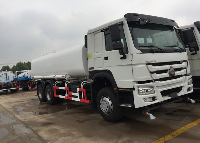 Green Water Carrying Water Tanker Truck LHD 6X4 15 - 25CBM Drinking Water Truck