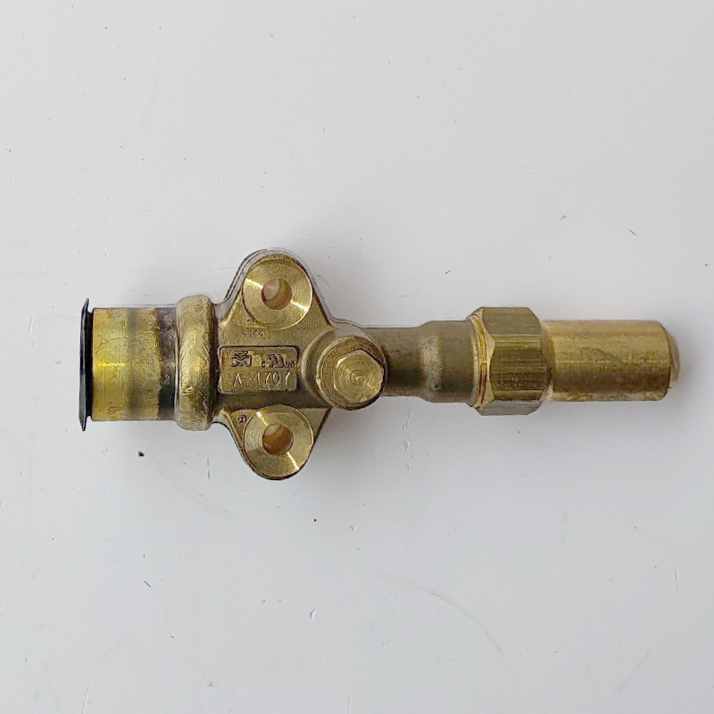 661916 VALVE - suction,MD/T600/T800/T1000 THERMO KING original parts for the truck refrigerator system