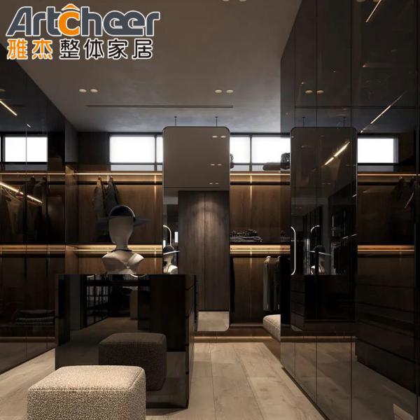 Modern Design Wooden Bedroom Furniture with Glass Door and Cupboards Walk-in