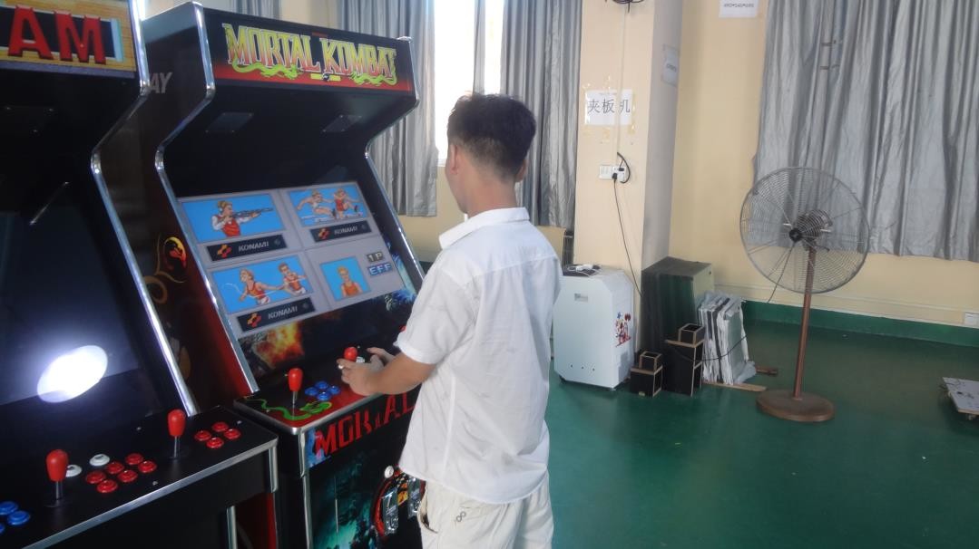 19 Inch LCD Upright Arcade Game Machine With Metal + Wooden Material