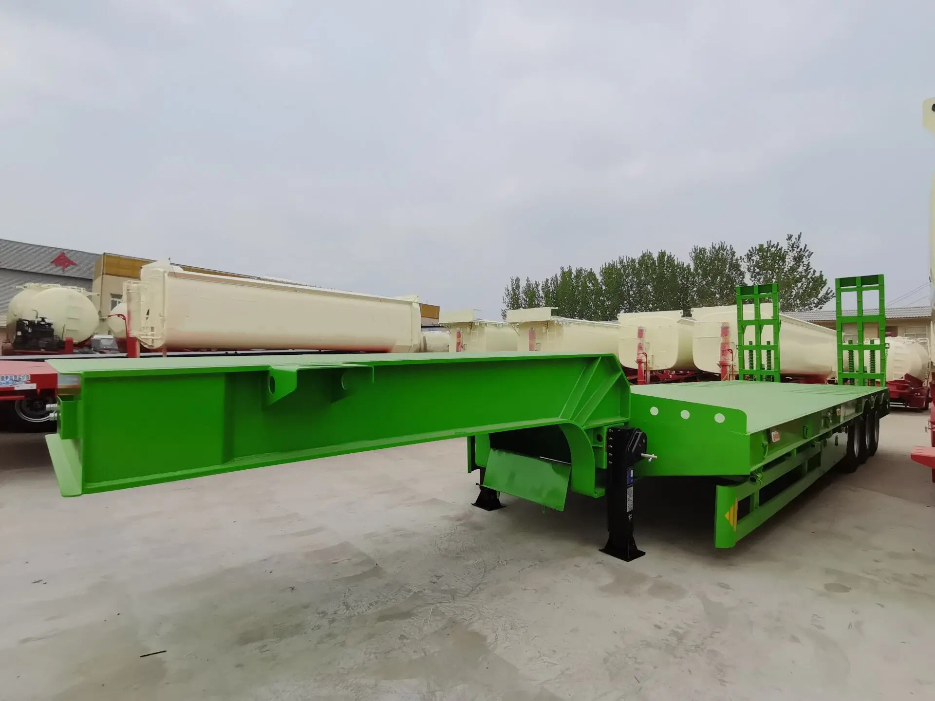 3 Axle 60 Ton Lowbed Semi Trailer Equipment Lowbed Truck Trailer