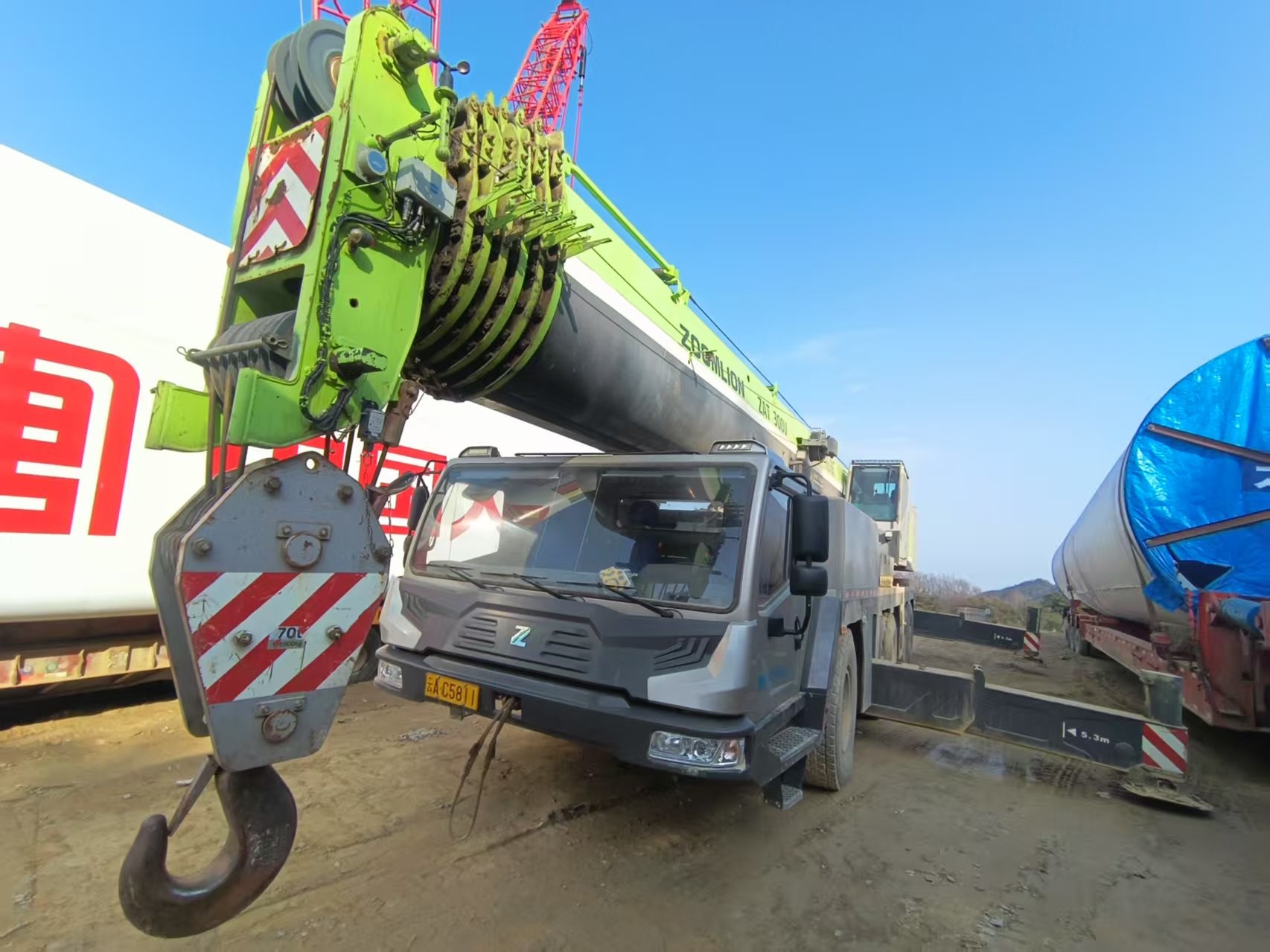 Seven-Arm Crane Jib ZAT1300V753 2019 Years Zoomlion Mobile Crane 130tons for Heavy-Duty Construction Projects