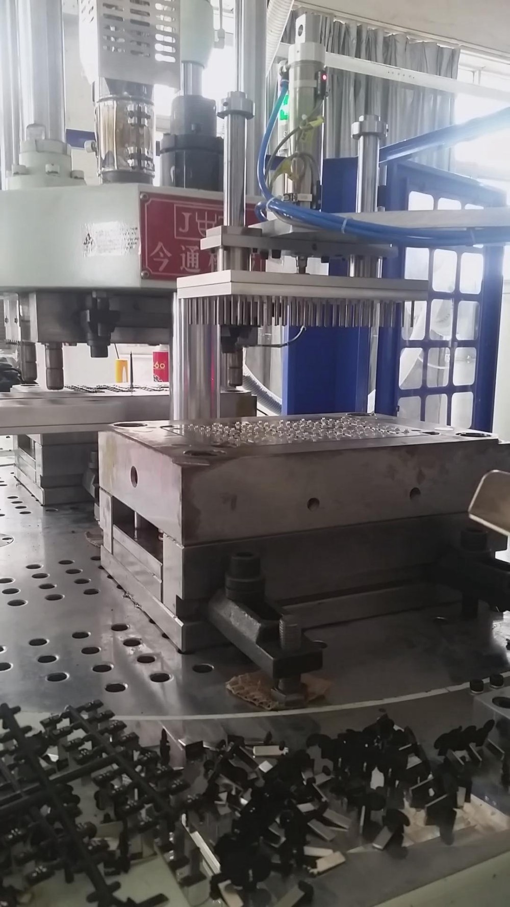55T Rotary Vertical Injection Molding Machine Manufacturers With 35mm Screw Diameter