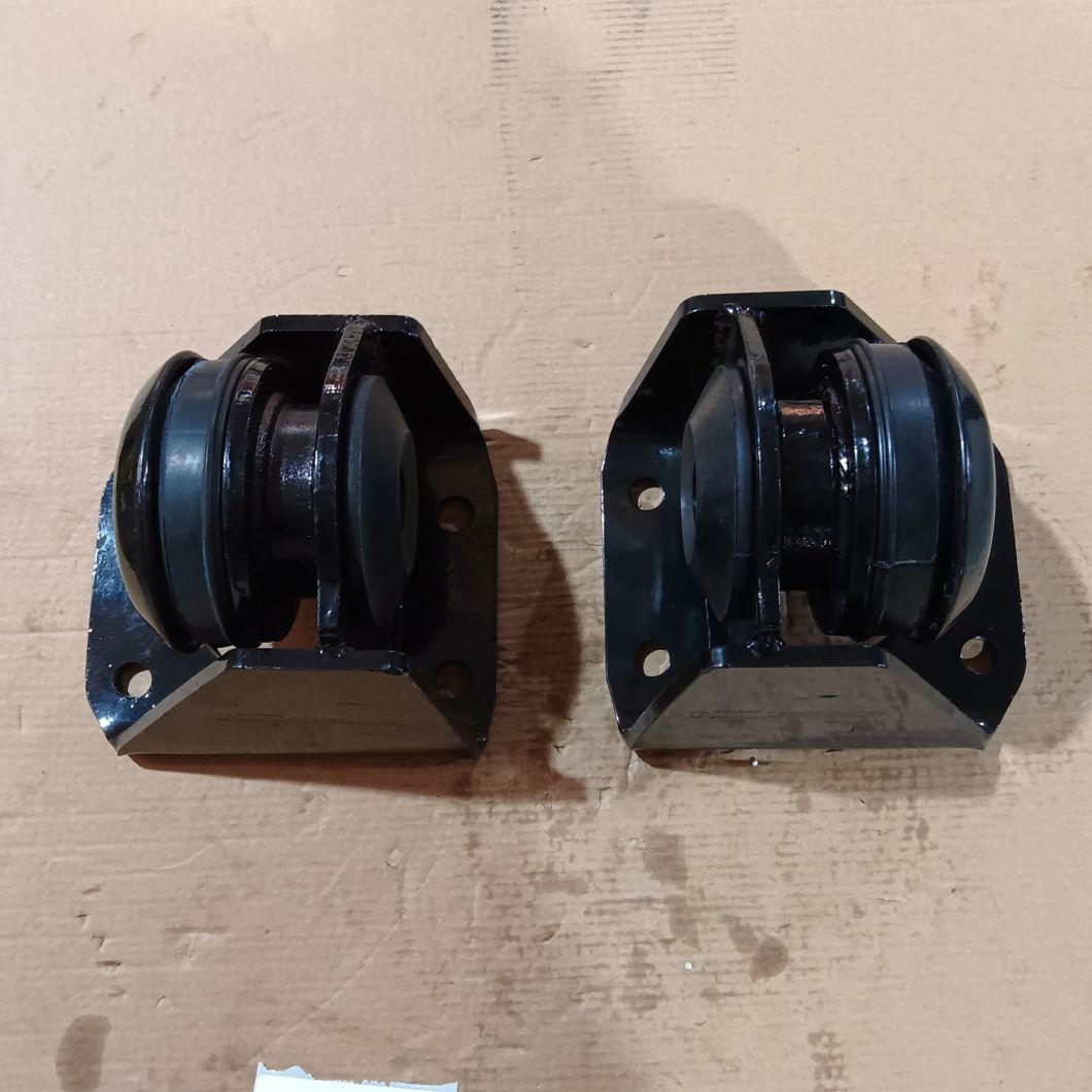 Shacman Truck Spare Parts Engine Left / Right Rear Suspension Damping Pad Engine Support Dz95259590067 / Dz95259590068