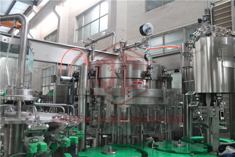 PLC Carbonated Drink Filling Machine Balanced Pressure Automatic Bottle Filling Machine