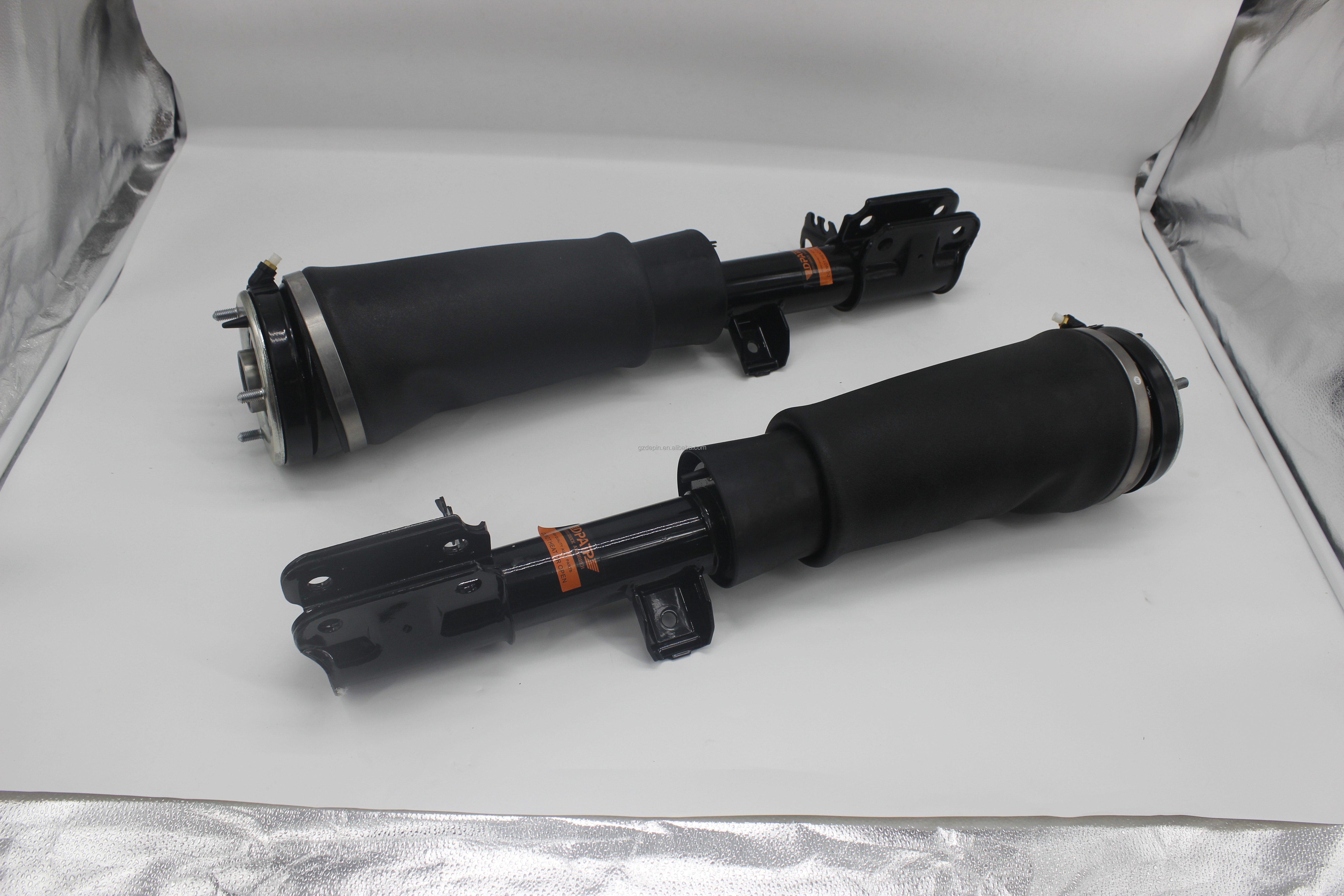 Top- Shock Absorber for Land-Rover LR012885 LR012859 LR032567 LR032560 2002-2012 Year