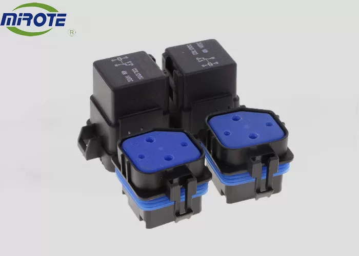 Mini 5 Pin Automotive Relay Socket Integrated , Four Terminals 40 Amp Relay Socket automotive relay socket block