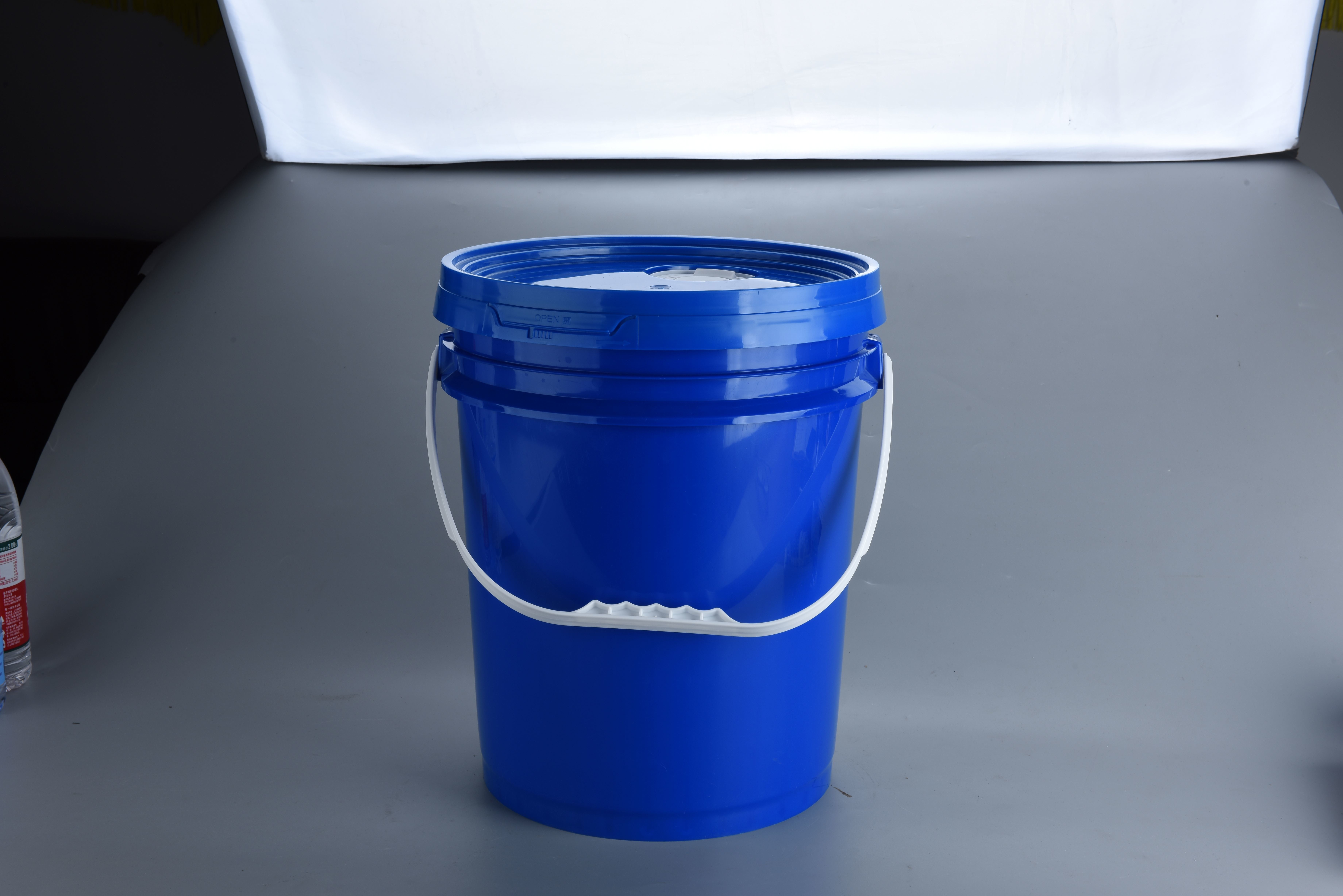 18L Customizable Plastic Paint Bucket For Chemical Packaging With Various Sizes Available