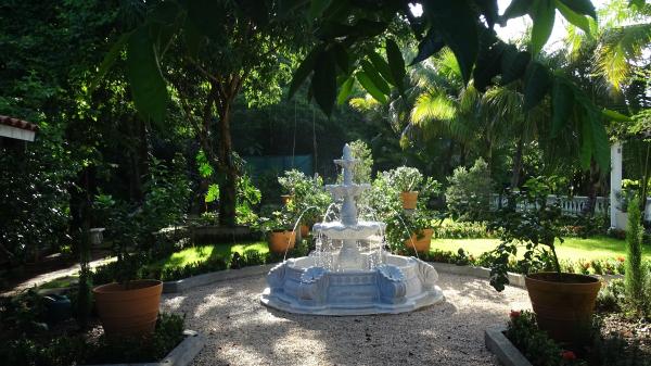 Outdoor park stone white fountain,white marble garden carving water fountain