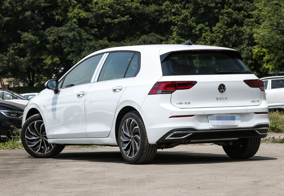Volkswagen VW Volkswagen Golf 2023 200TSI Compact Hatchback Car 5 Door 5 Seats