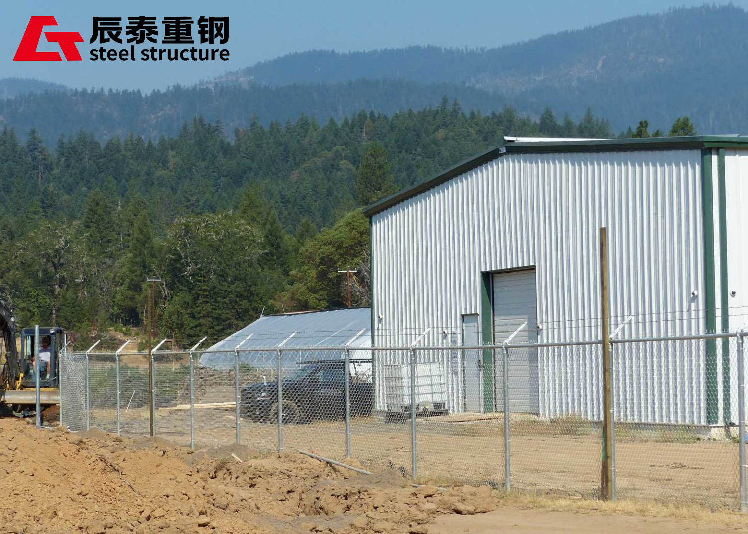 Weather Resistant Prefab Farm Buildings Rectangular Steel Structure Greenhouse
