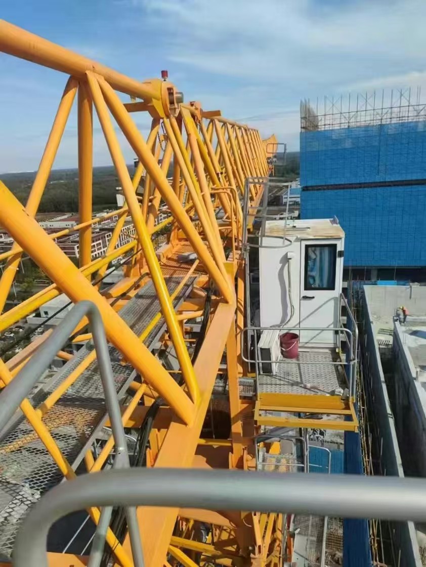 2021 STT200 10T Zoomlion Tower Crane 7015-10 70m Maximum Lifting Height