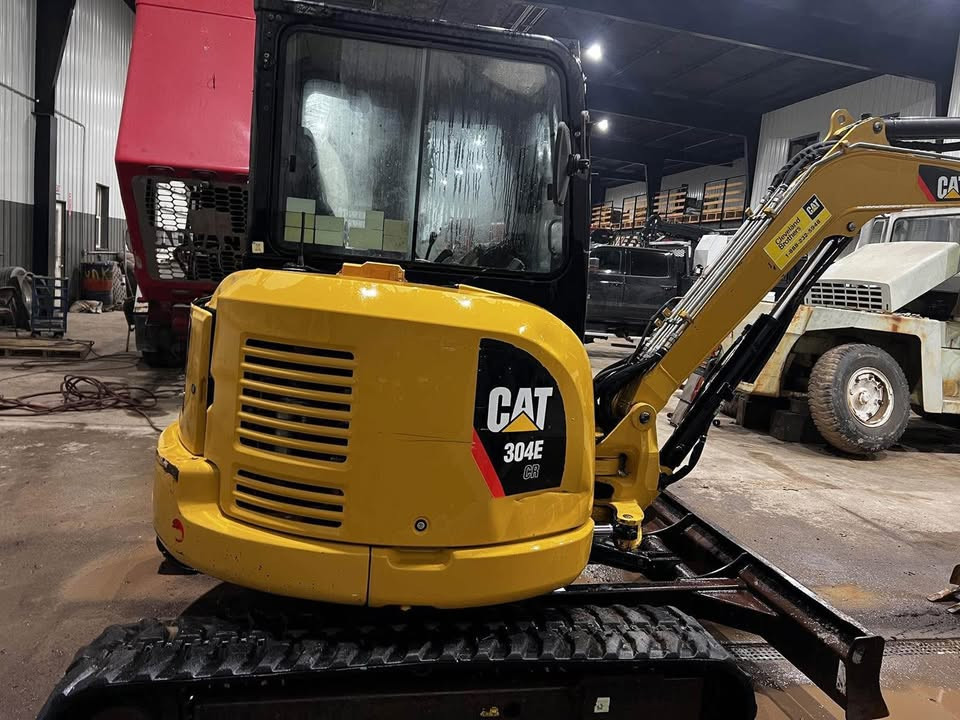 32.7kw Power Used Cat 304 Excavators 4 Ton Second Hand Mini Digger With 0.22m3 Capacity