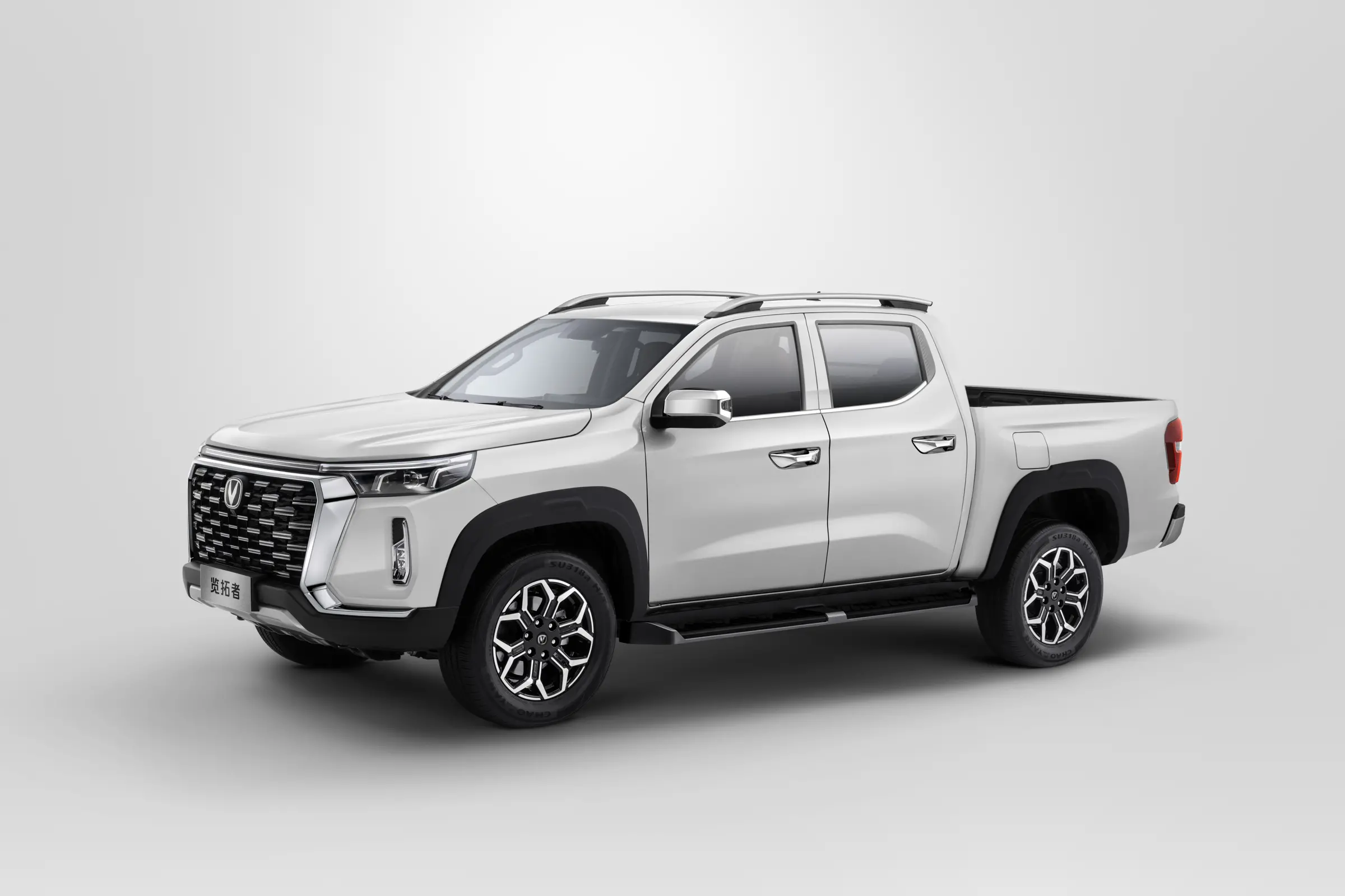 2023 Changan Lantuozhe 2.0T Diesel Car Pickup with LED Headlight and Left Steering Stand Out from the Crowd