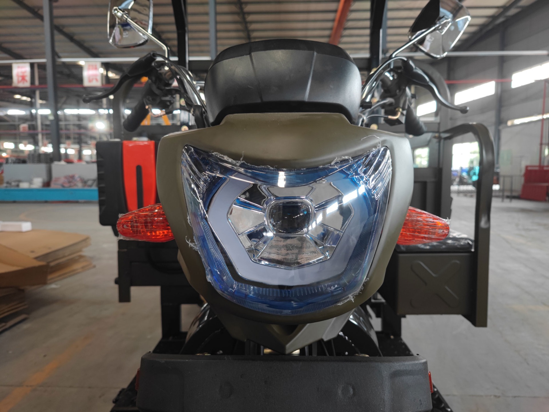 Customized 200cc/250cc/300cc Water Cooling Farming Truck Tricycle for Cargo Transportation