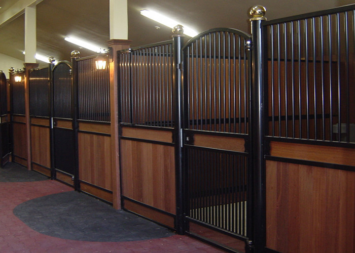 Customized Metal Bracket European Horse Stalls With Required Wood