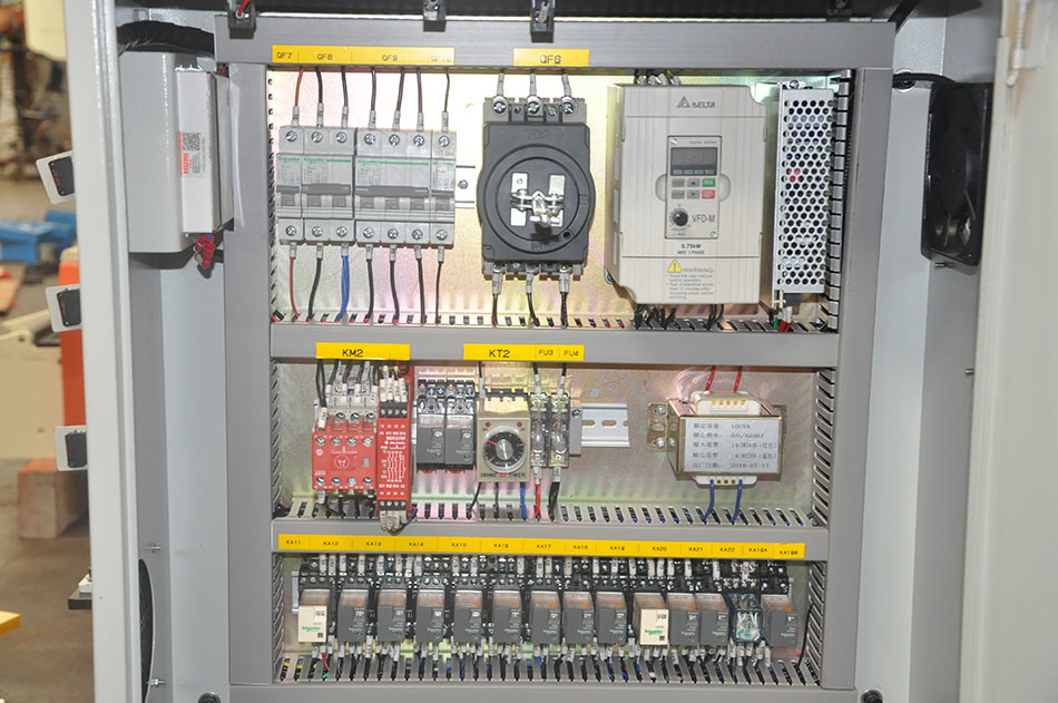 Lamination Stamping Uncoiler With Coiling Block Expansion Mode And Pneumatic Pressing Arm