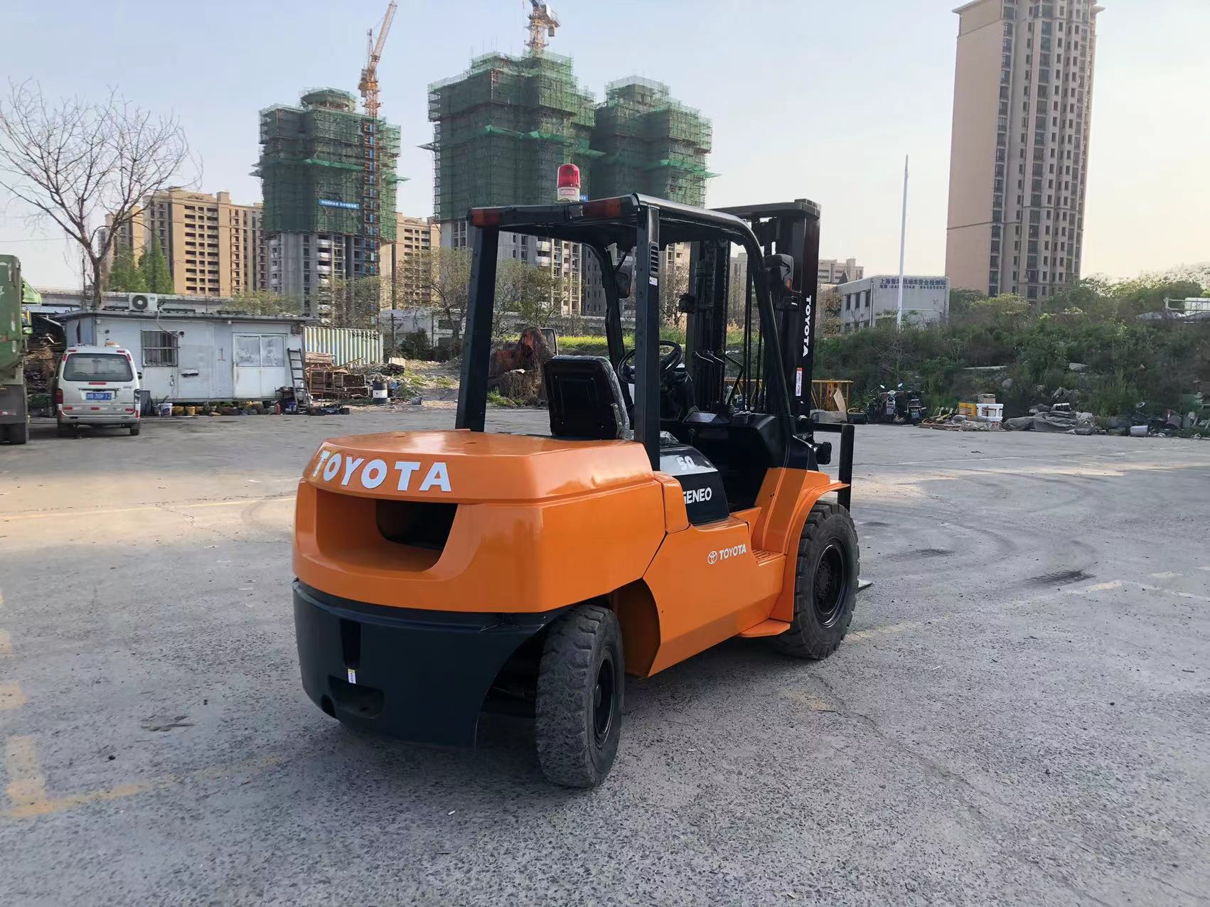 Powerful 5 Ton Used Diesel Forklift for Warehouse Material Handling