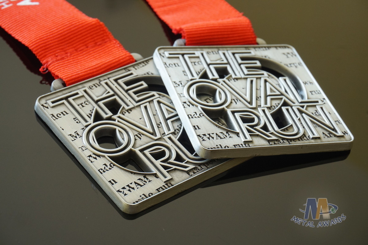 Fashion Oval Run Custom Metal Award Medals For Sport Events , Bespoke