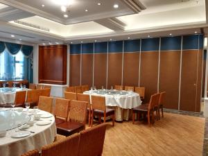 Quality Smooth Operate Hotel Acoustic Folding Room Partition Walls Commercial wholesale