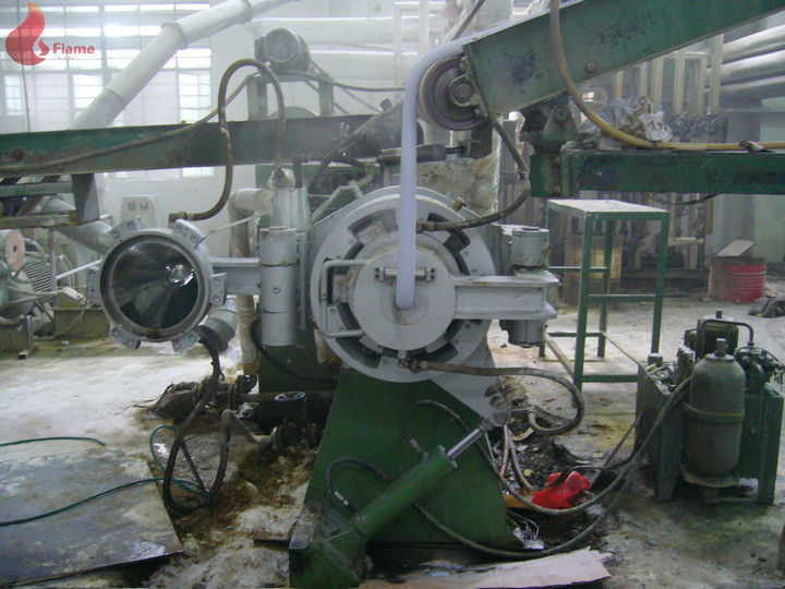 110KW Double Head Plastic Strainer Extruder 1500 - 2000 Kg / Hr