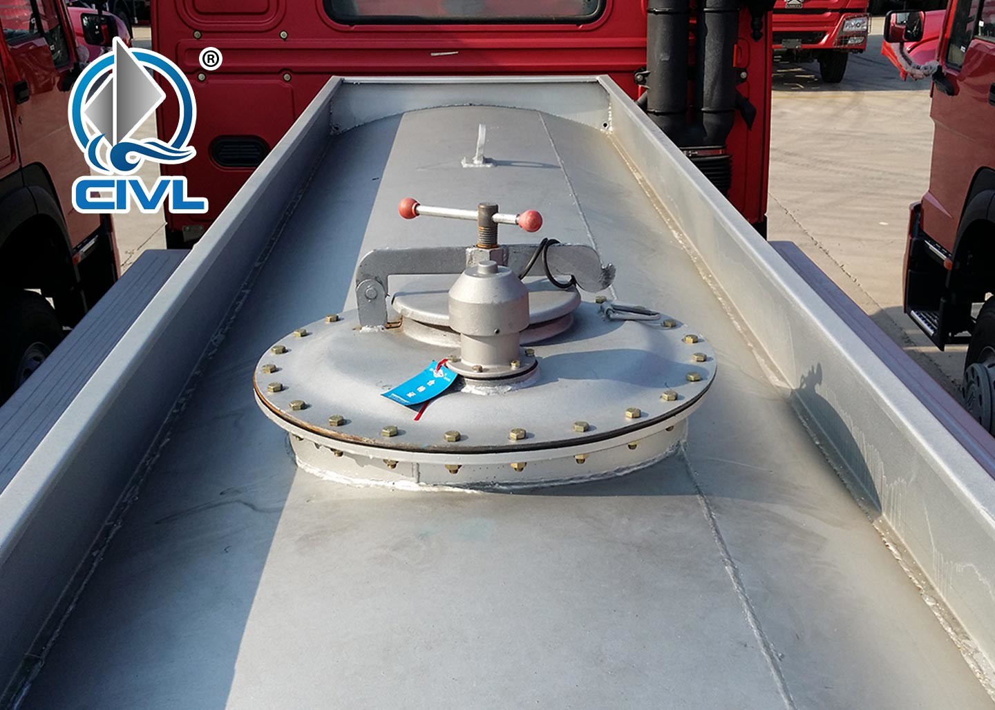 New HOWO Fuel Tank Truck Manual 30000L Oil Tanker Truck 8X4 371hp Engine Best Quality