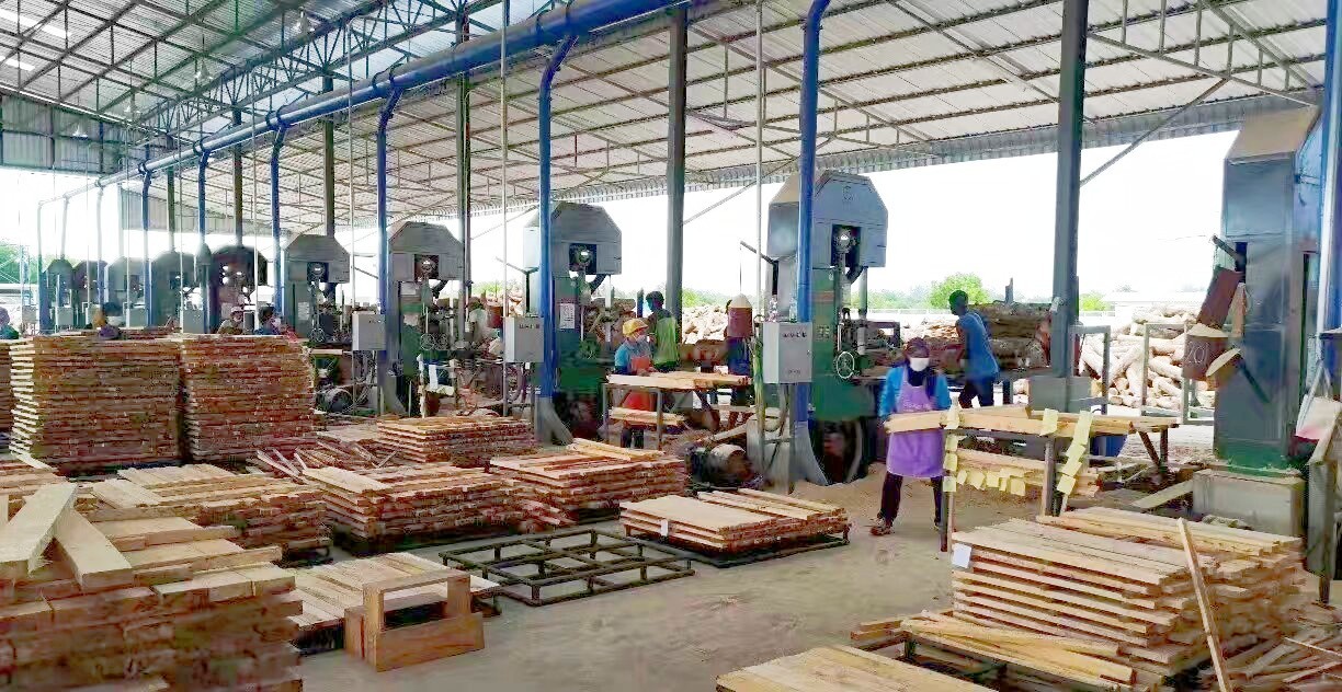 Industrial Wood Vertical Band Saw Sawmill Machine With Trolley with hydraulic log turner
