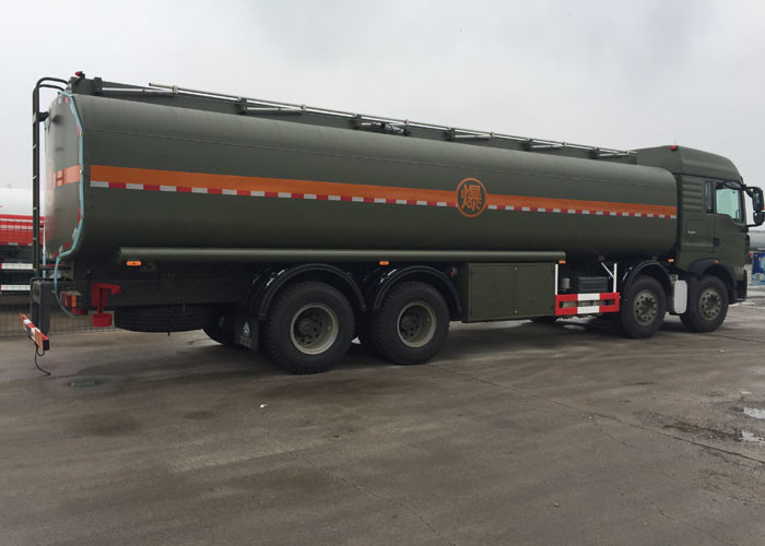 HOWO Stainless Steel 8X4 Petroleum Oil Storage Tank Fuel Delivery Truck 30 CBM
