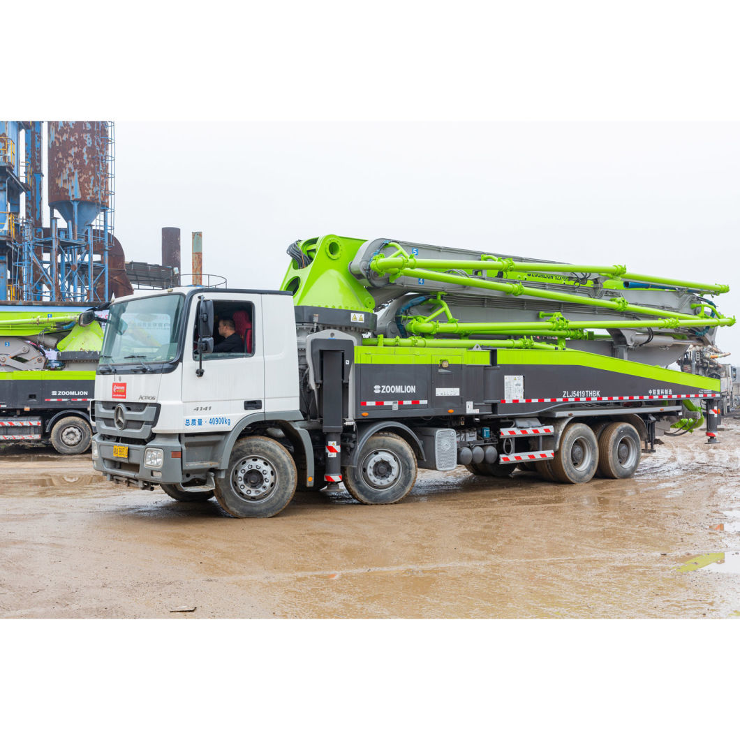 Used Zoomlion 56m Concrete Pump Trcuk with Benz Chassis at High Condition