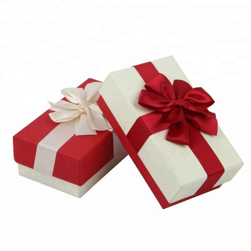 Customized Logo Printing Eco Friendly Food Packaging Chocolate Box With Ribbon Bow