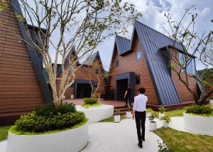 Quality Prefabricated Cabins The Little Log House Company With Light Steel Framing Beautiful Wooden House Resort Bunglalow wholesale