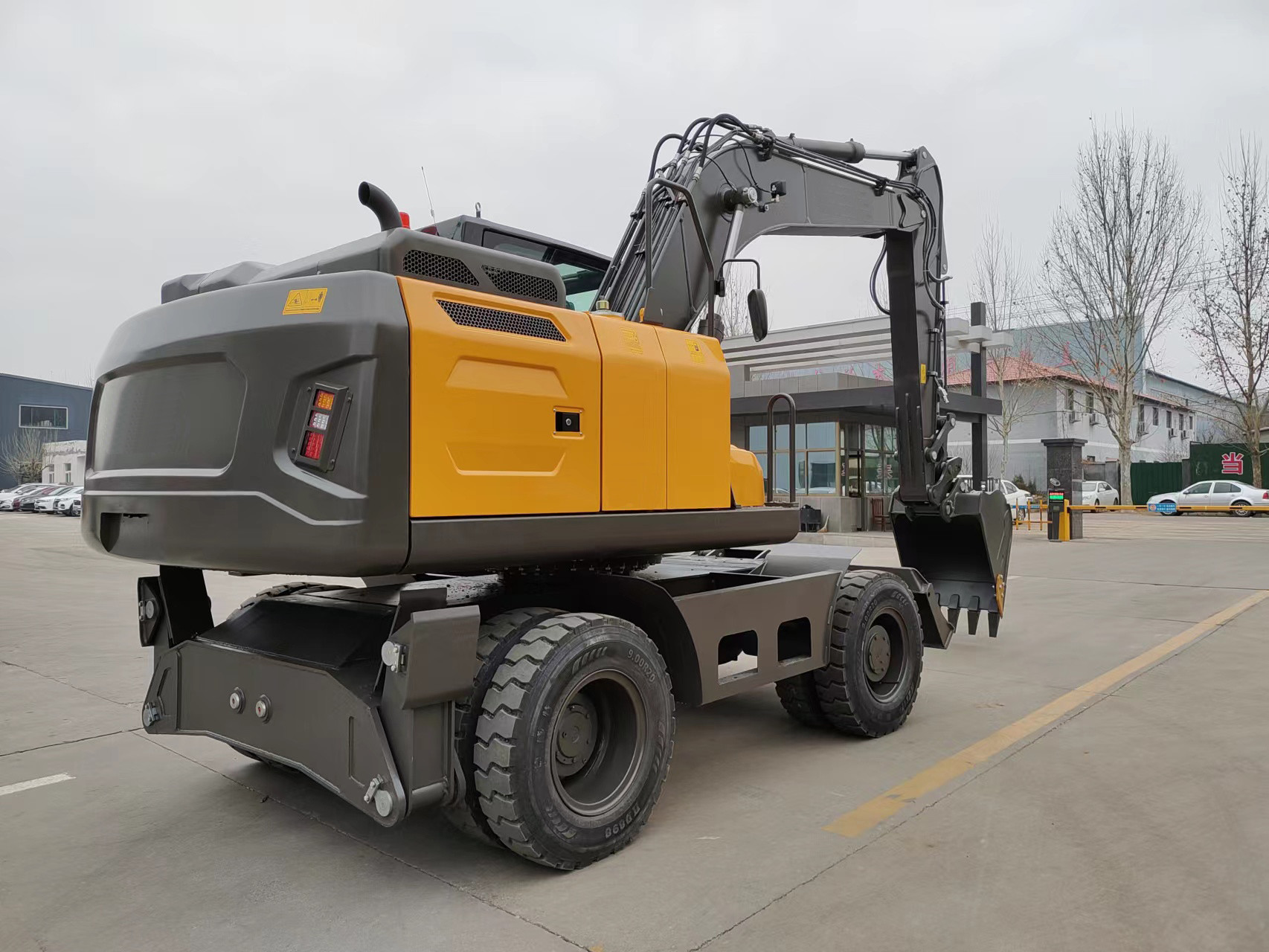 YUCHAI/YC4D125 Engine Wheeled Mini Digger With 4750MM Max. Digging Depth
