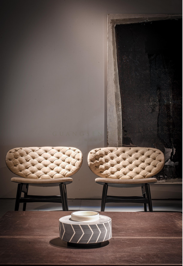 Elegantly Dining Solid Wood Chairs / Wood And Fabric Dining Chairs