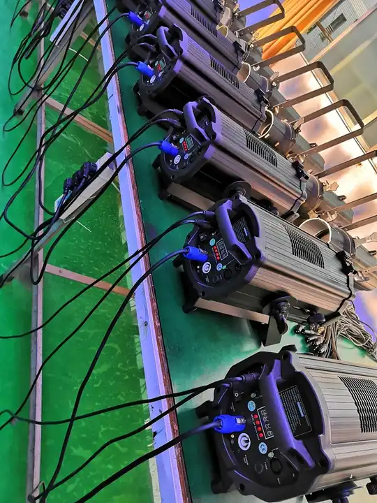 Single Stand Stage LED Beam Spotlight 200W 300W Zoom Light For Wedding