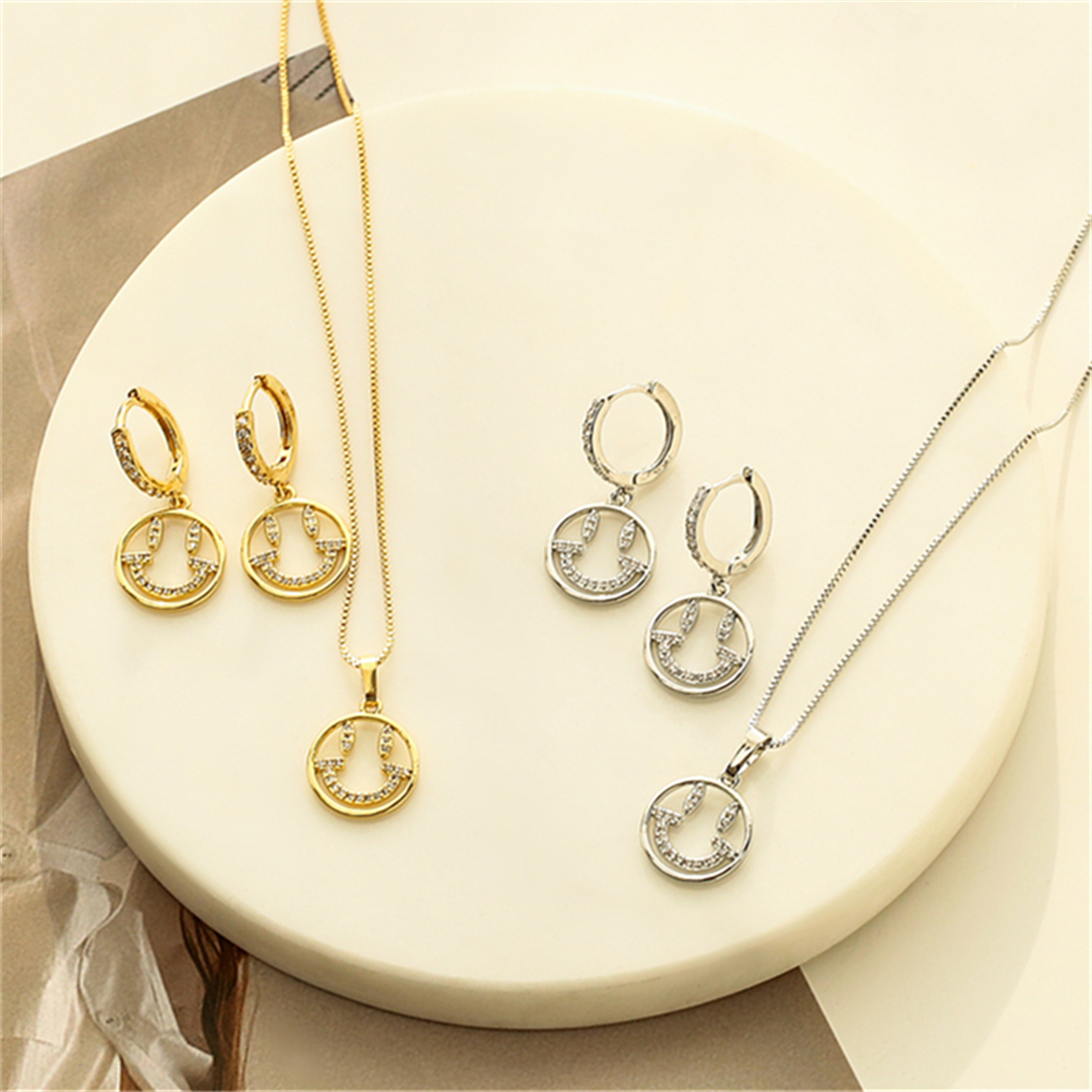 Smiley 18K Gold Jewelry Set