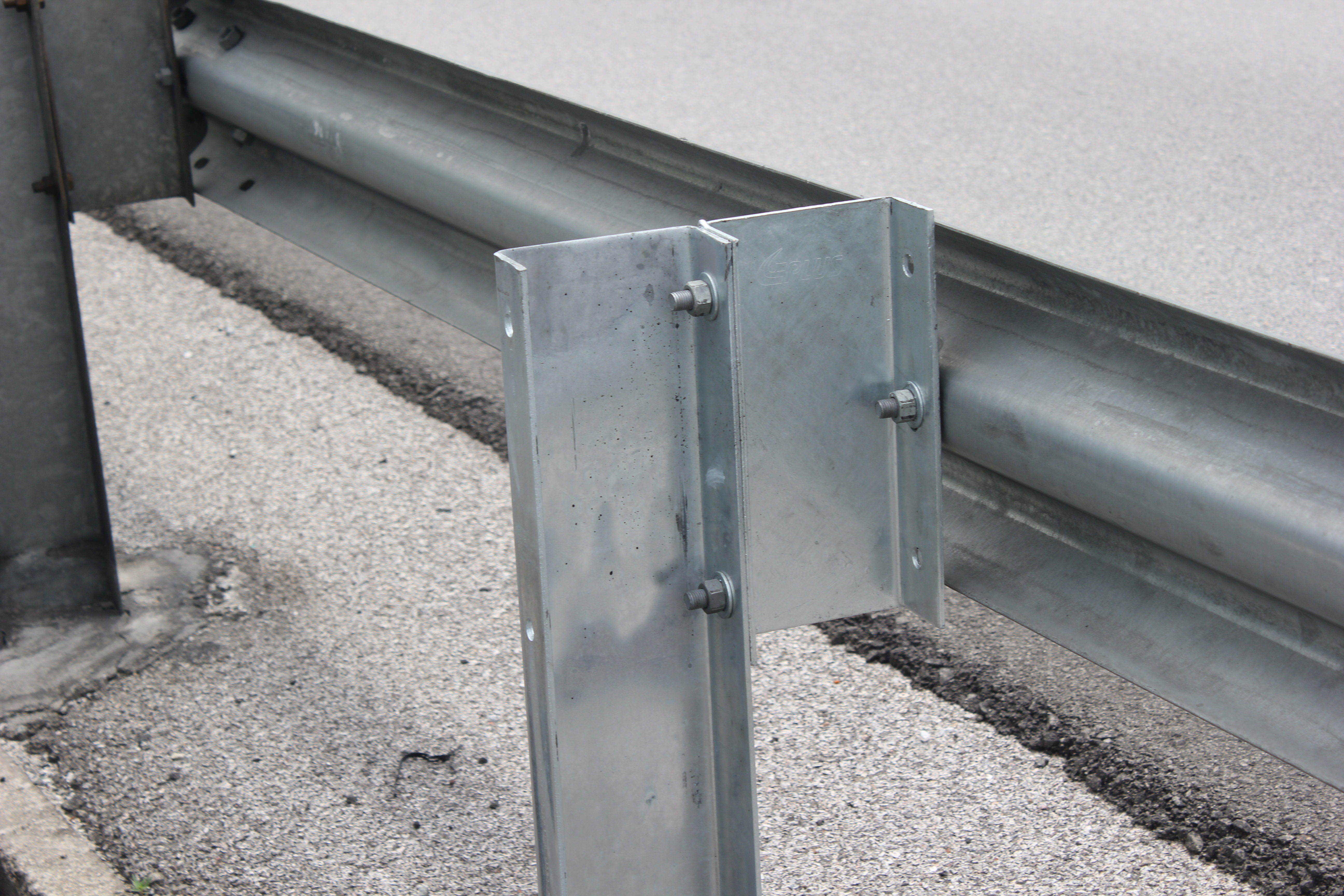 Q235 Steel Custom Color W Beam Highway Guardrail For Outdoor Security Protection
