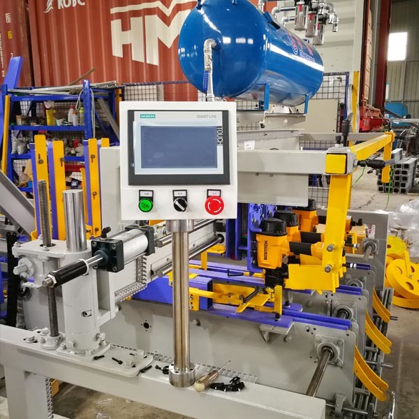 Solid Wooden Pallets Assembly Machine With Pallet Stacker