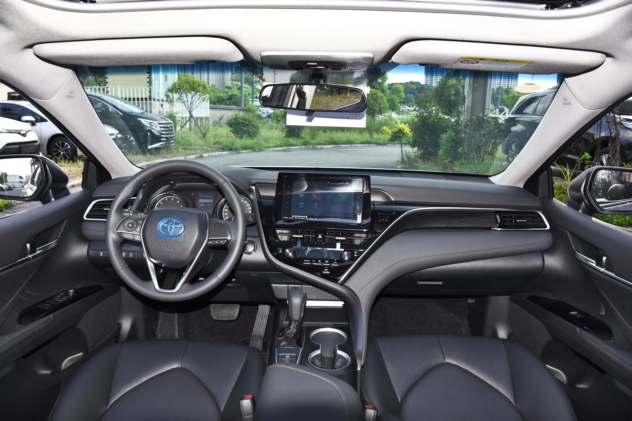2025 2.0L 4-doors 5-seats Luxury Toyota Gasoline Sedan Autos Used Toyota Camry 2023 2024 Hybrid Car of Max Speed 160km/h