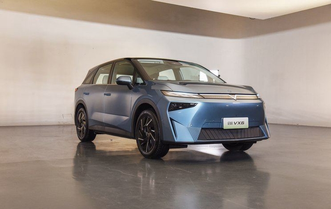 Dongfeng Venucia’S New EV: VX6 5door/Seats Family Pure Electric SUV CLTC520km 165km/H