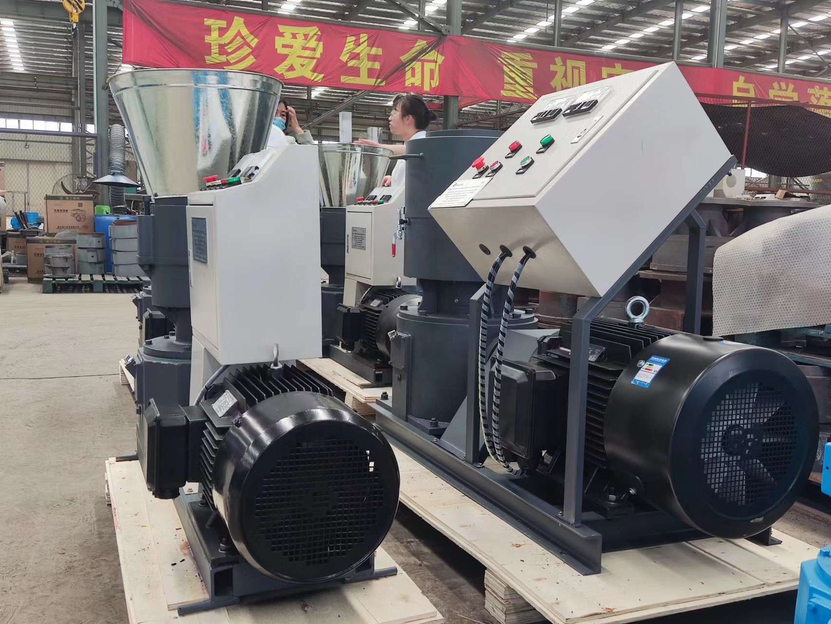 1 year warranty 200-500kg/h feed pellet mill/farm use pelletizer/ chicken feed pellet machine for poultry feed