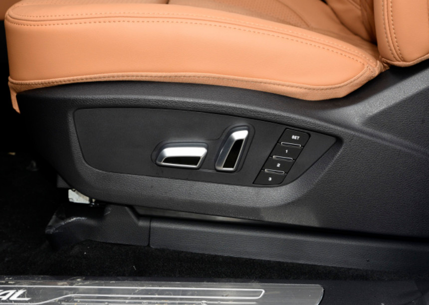 Haval H9 2022 Model 2.0T Gasoline Four Wheel Drive Premium Model 7 Seater Version