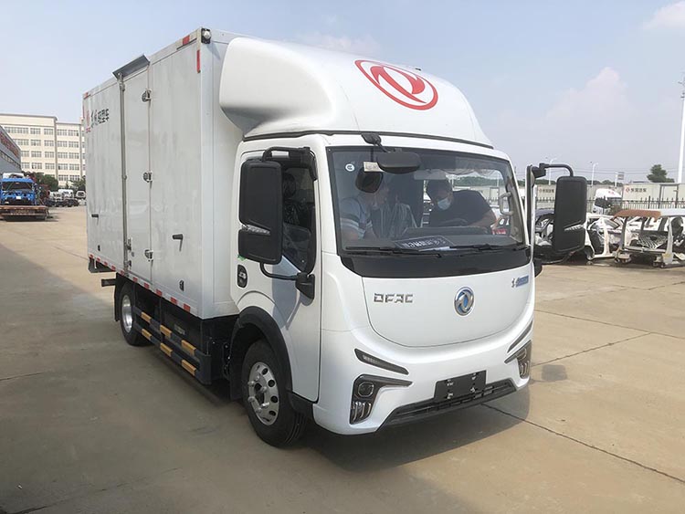6000kg Electric Cargo Truck with 350km Endurance Mileage and Pneumatic Brake System