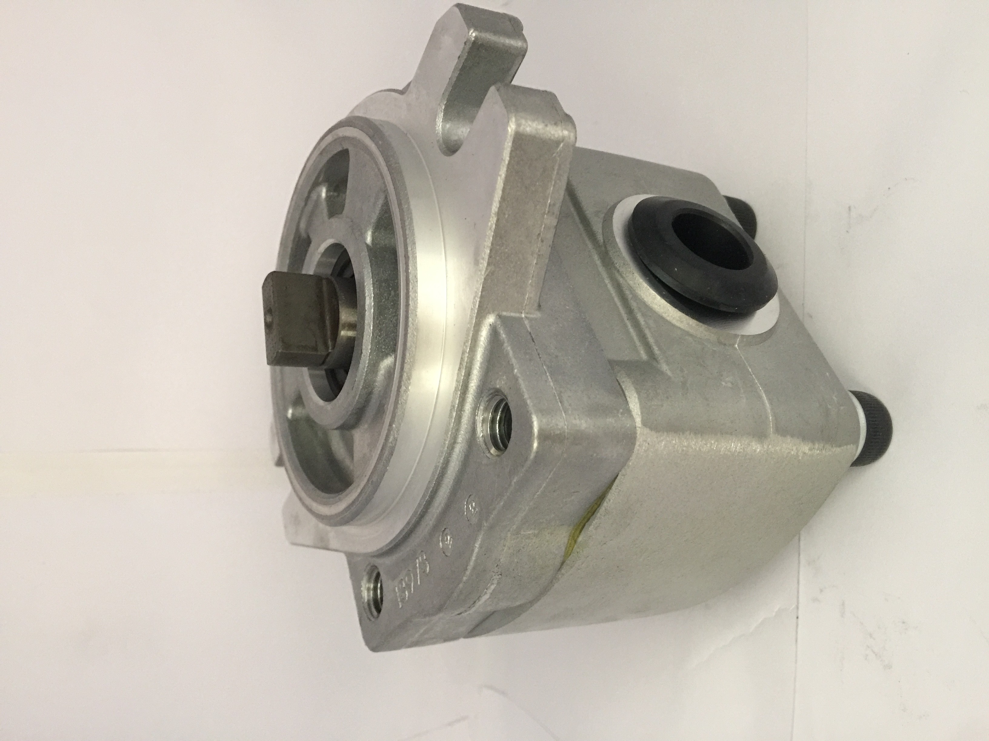 2 Tubing Hydraulic Gear Pump LK-A1020 E320B Hydro Gear Motor